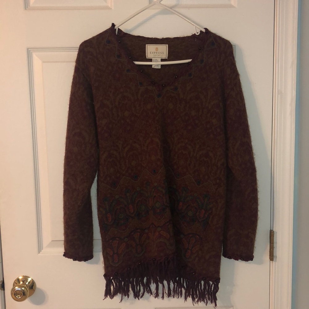 Express Sweater - Picture 2 of 7
